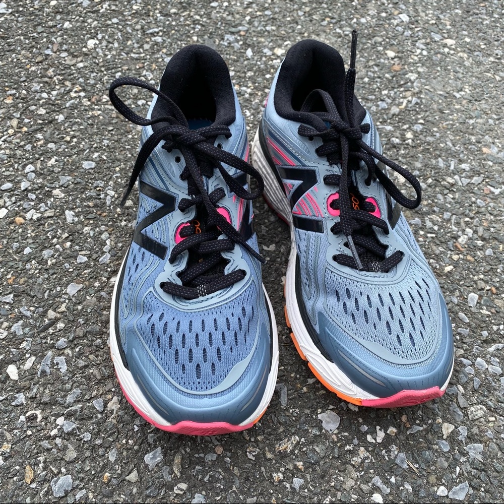 womens new balance 860v8